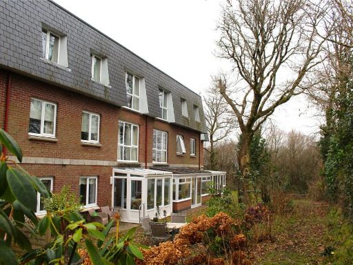 Similar property image