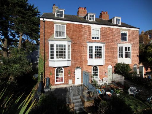 Similar property image