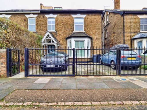 Similar property image