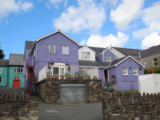 Similar property image