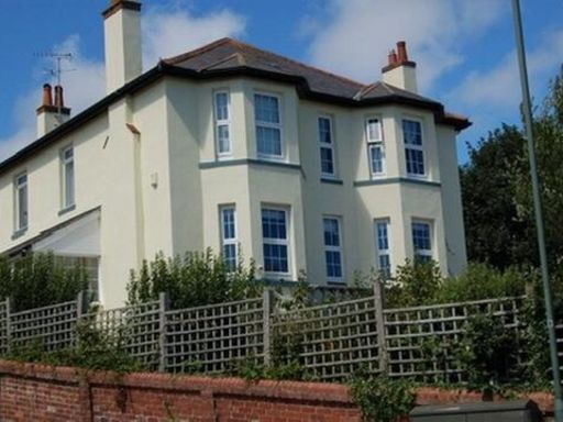 Similar property image