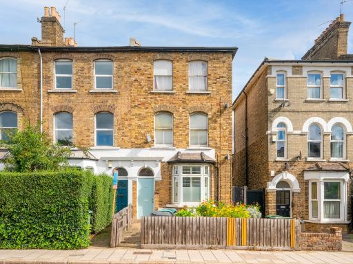 Similar property image