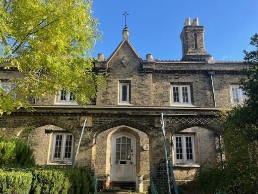 Similar property image