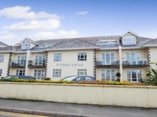 Similar property image