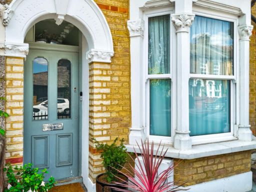 Similar property image
